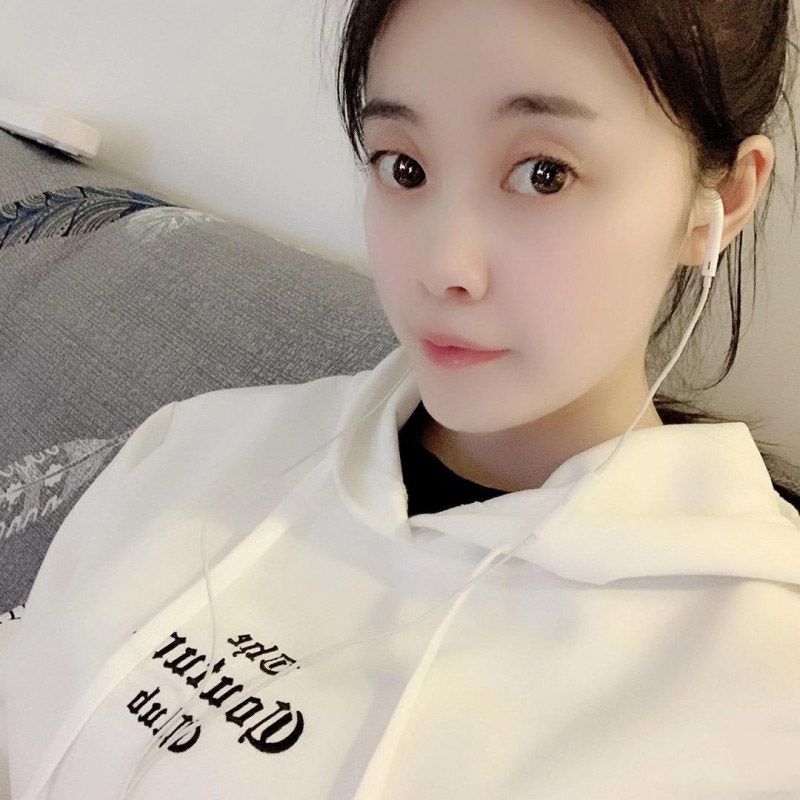 大白兔 身材性感的小姐姐